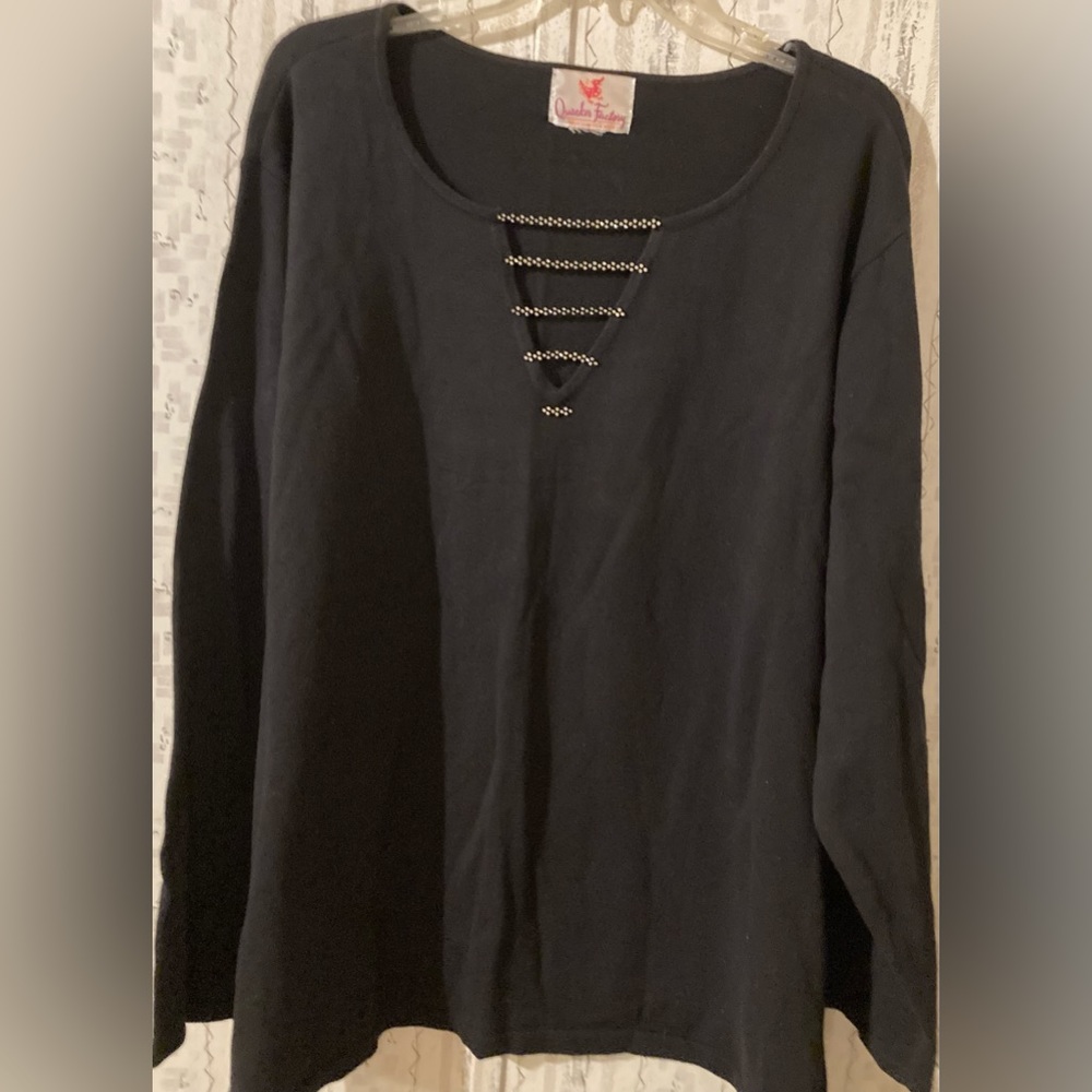 LadiesSize 2X [I Think]Quacker Factory Longsleeve Sweater With Added Rhinestones